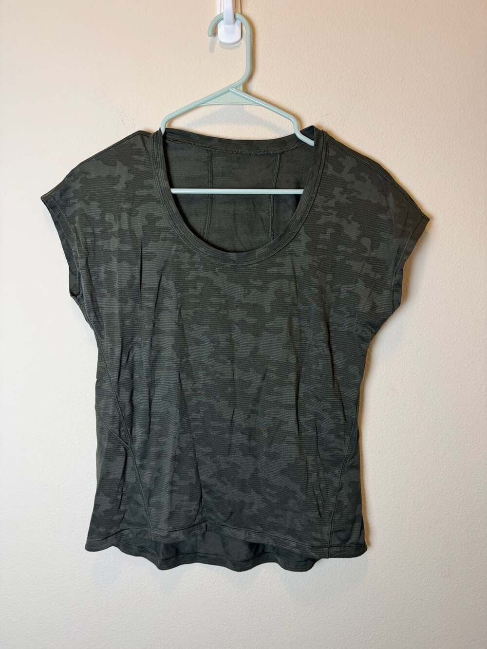 Lululemon Athletic T-Shirt Green Camo